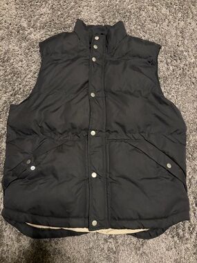 St John’s Bay Men's Black Puffer Vest - Classic Insulated Layer